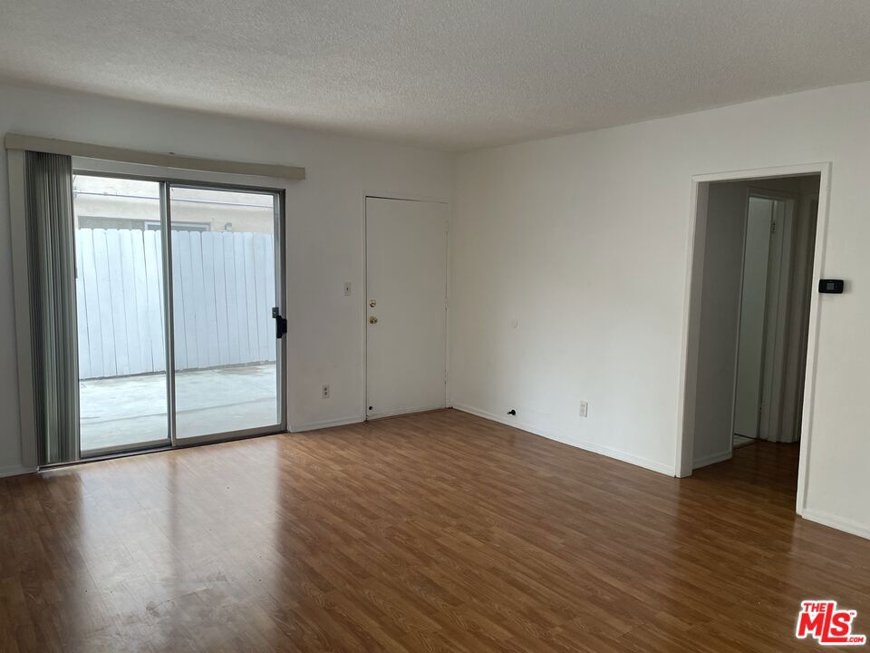 3749 Veteran Avenue Property Photo 5