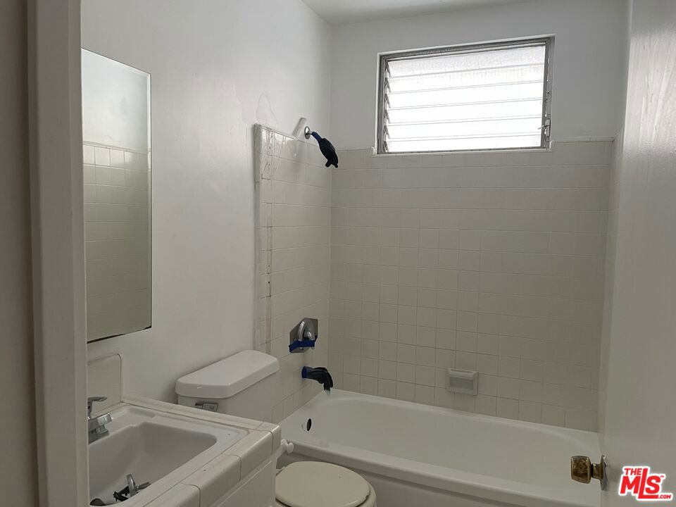 3749 Veteran Avenue Property Photo 14
