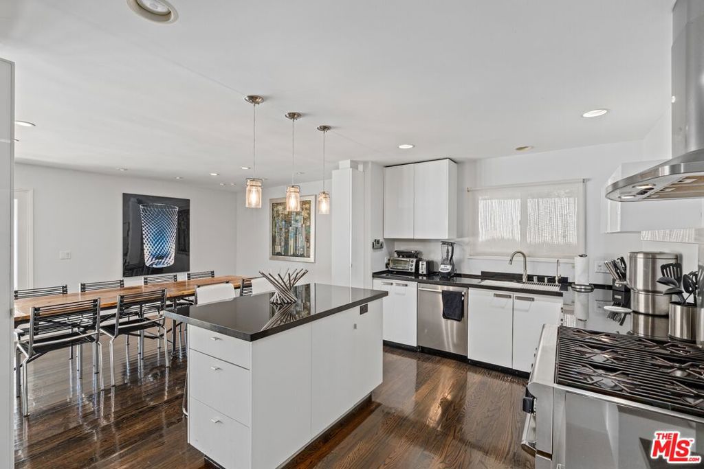 7561 Devista Drive Property Photo 13