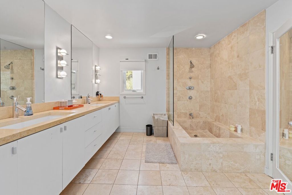 7561 Devista Drive Property Photo 20