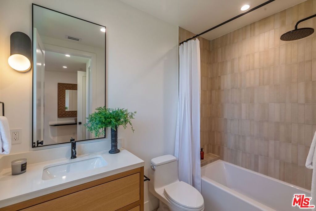 12136 Havelock Avenue Property Photo 22