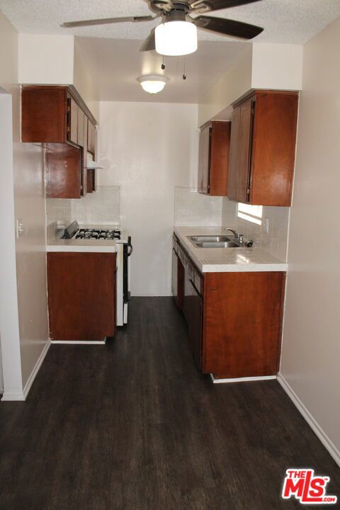 14108 Doty Avenue 31 Property Photo 13