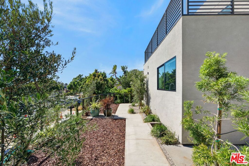 1853 12th Street A Property Photo 3
