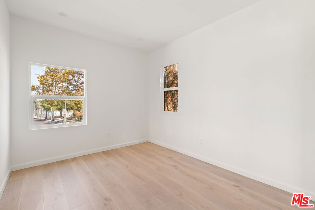 3193 Budau Avenue Property Photo 10