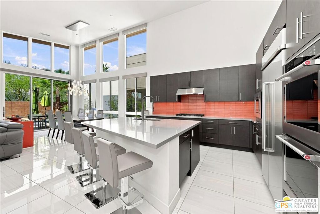 1287 Celadon Street Property Photo 10