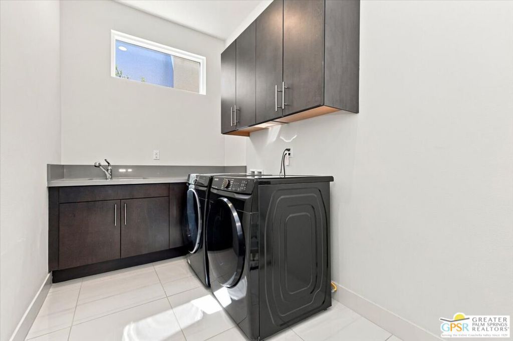 1287 Celadon Street Property Photo 16