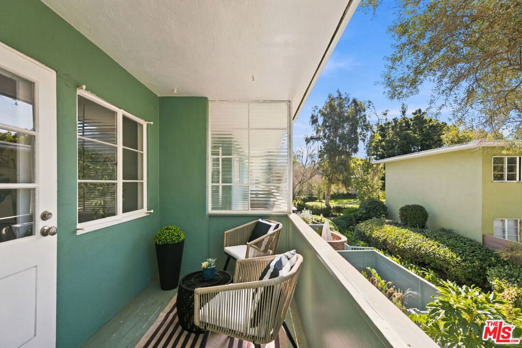 5328 1/2 Village Property Photo 11