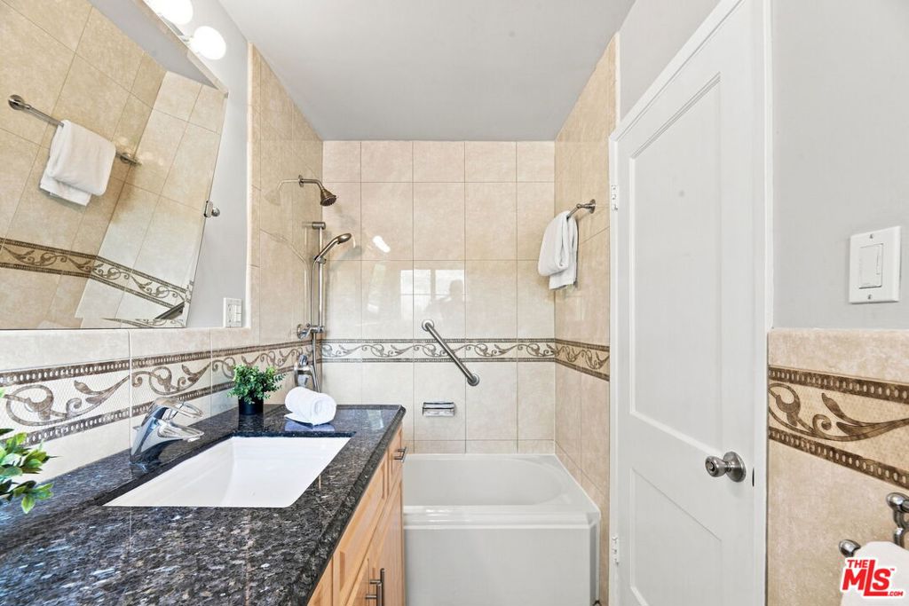 5328 1/2 Village Property Photo 18