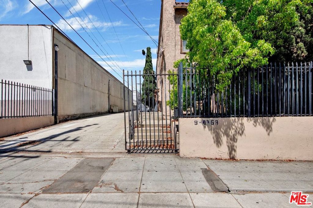 4149 Melrose Avenue Property Photo 7