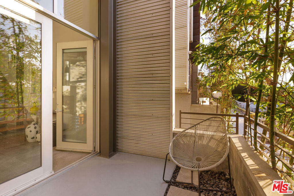 208 S Venice Boulevard A Property Photo 16