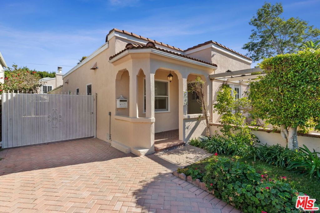 2128 Camden Avenue Property Photo 3