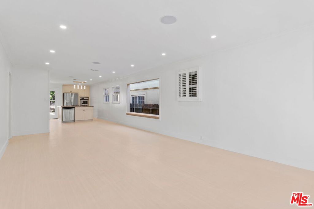 2128 Camden Avenue Property Photo 4