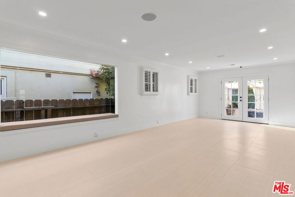2128 Camden Avenue Property Photo 5