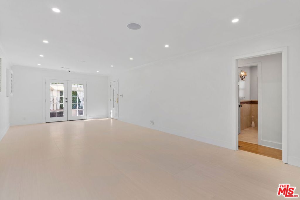2128 Camden Avenue Property Photo 6