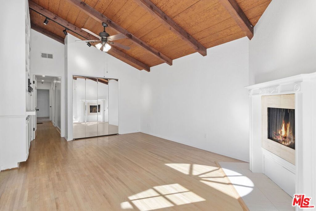 2128 Camden Avenue Property Photo 12