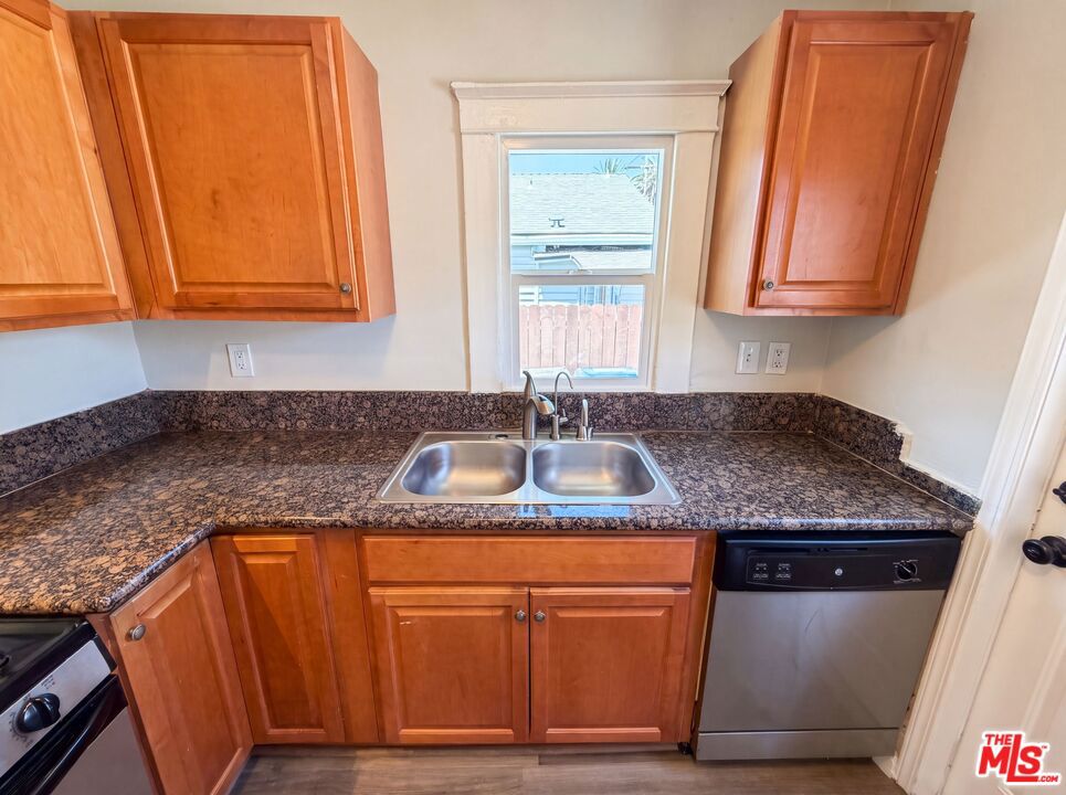 2135 E Spaulding Court Property Photo 5