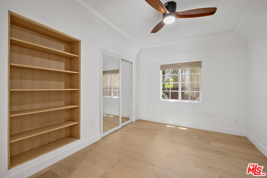 837 Westmount Drive Property Photo 30