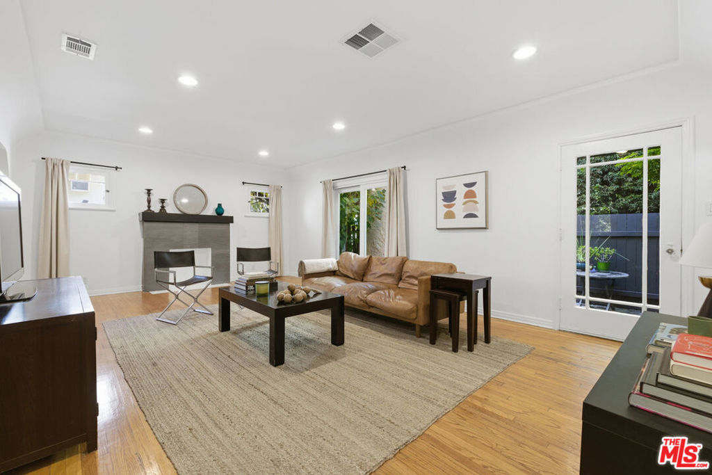 837 Westmount Drive Property Photo 40