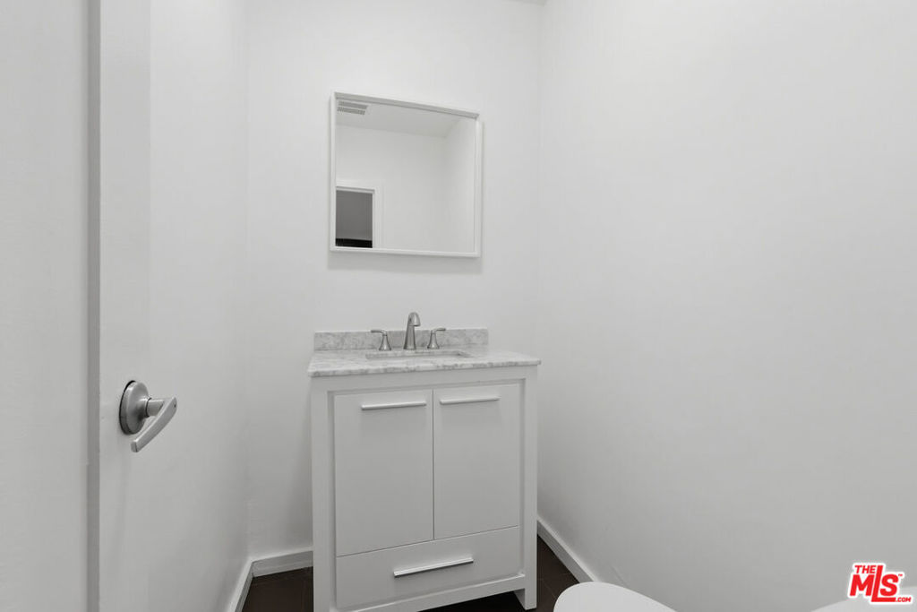 837 Westmount Drive Property Photo 44