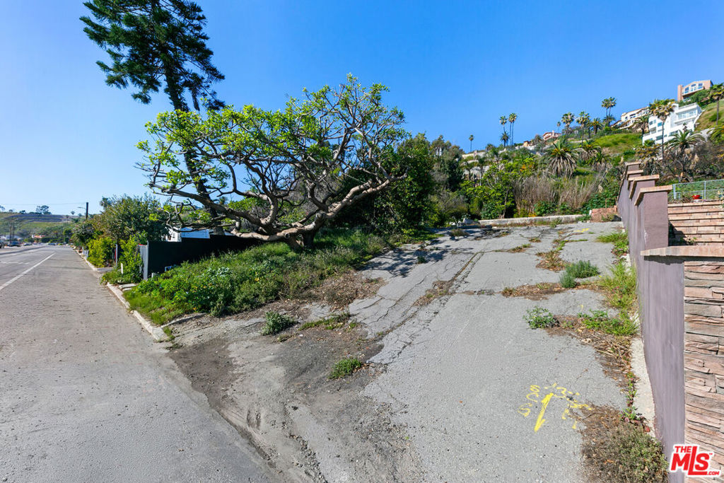 21443 Pacific Coast Highway Property Photo 11