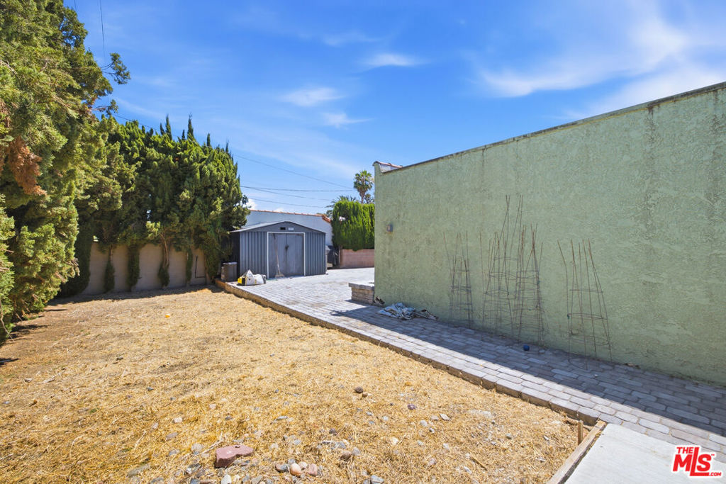 3237 W 74th Street Property Photo 8