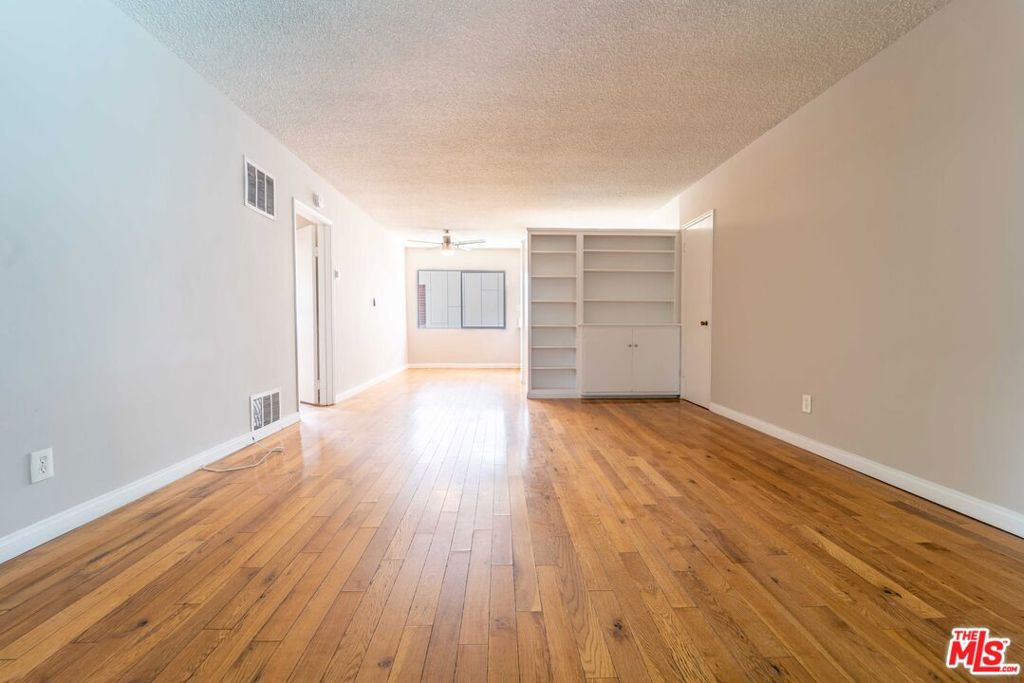 941 N San Vicente Boulevard 1 Property Photo 6