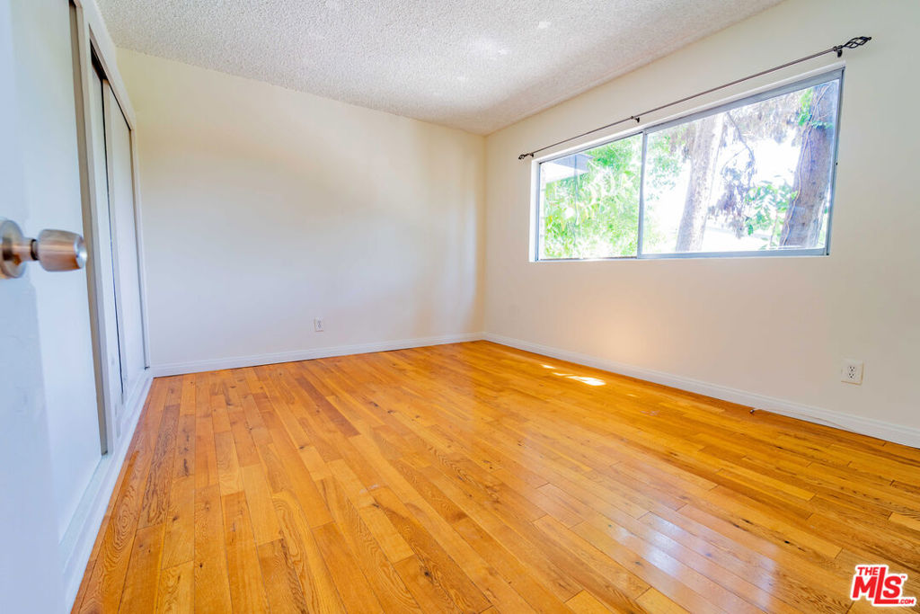 941 N San Vicente Boulevard 1 Property Photo 14