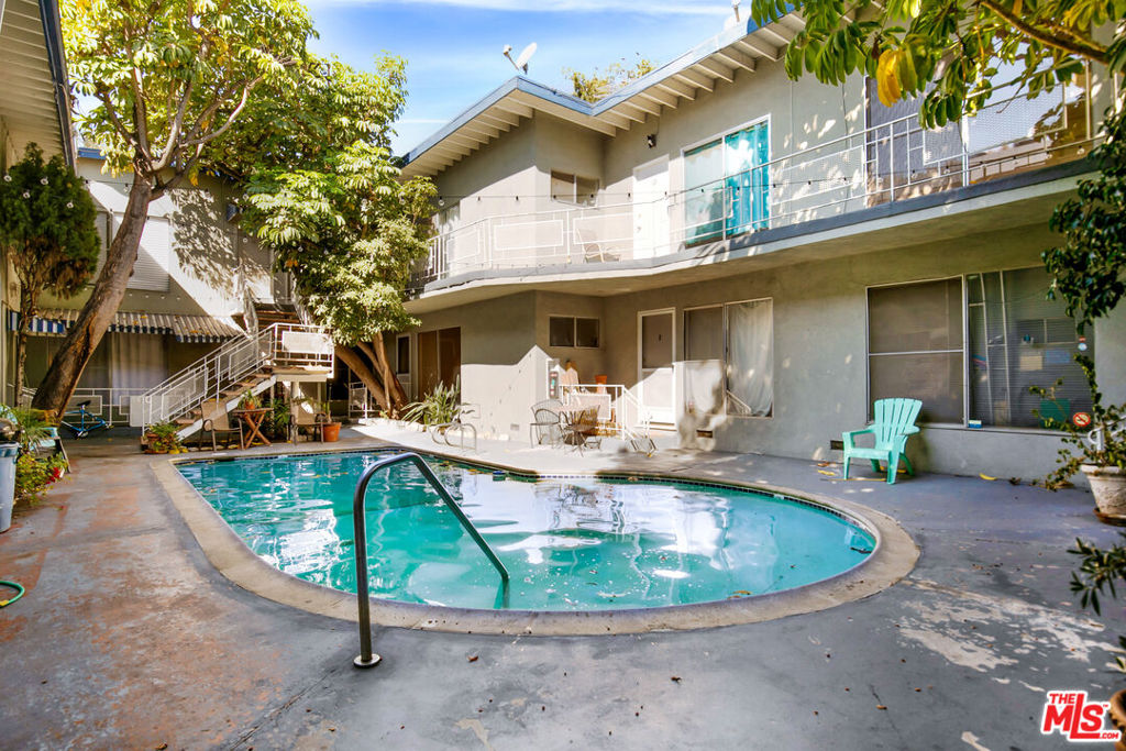 941 N San Vicente Boulevard 1 Property Photo 23
