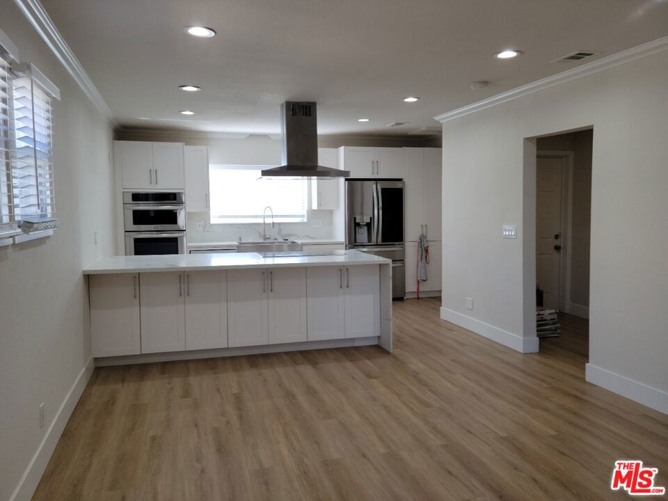 1180 S Bronson Avenue Property Photo 5
