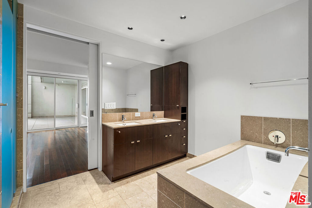 6250 Hollywood Boulevard 4e Property Photo 50