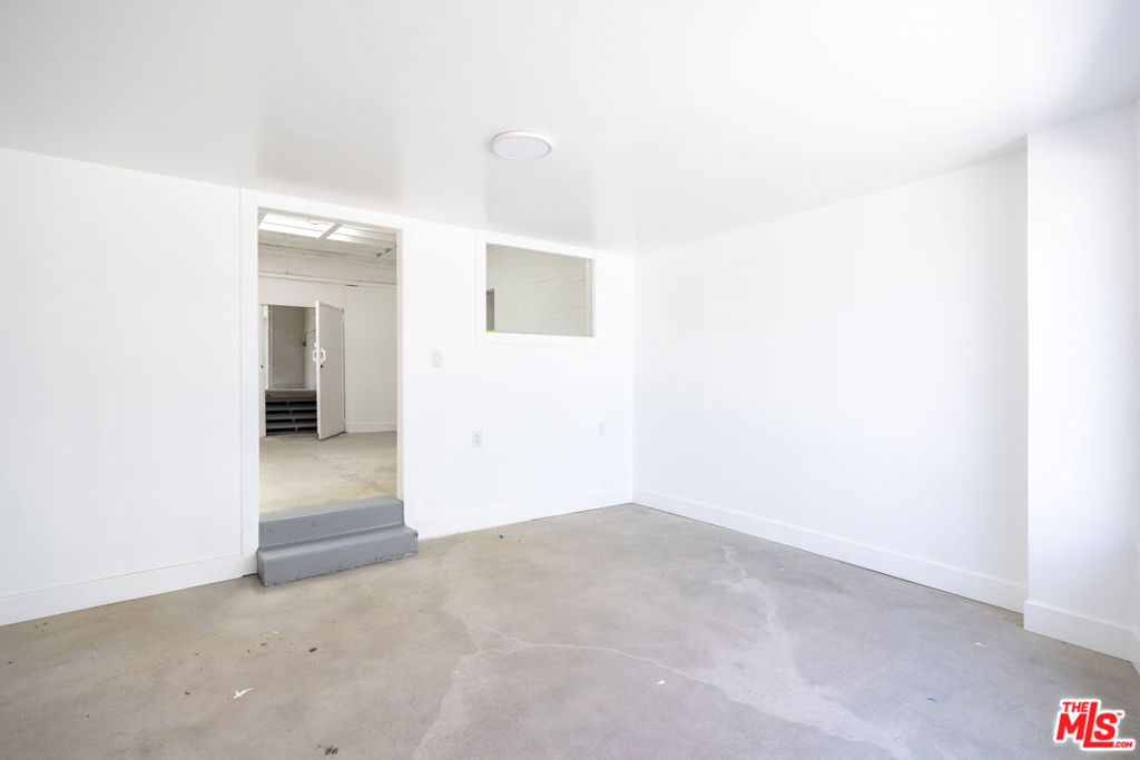 718 Centinela Avenue Property Photo 8