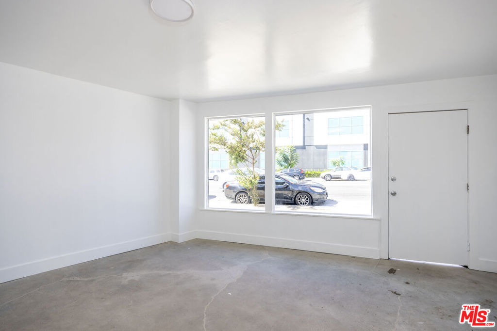 718 Centinela Avenue Property Photo 9