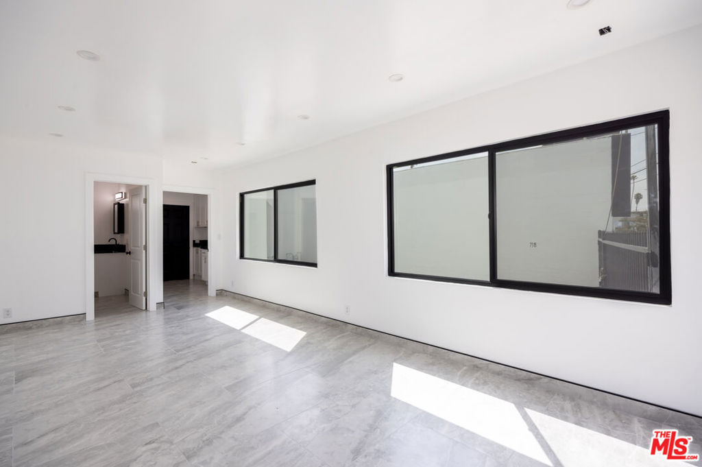 718 Centinela Avenue Property Photo 11