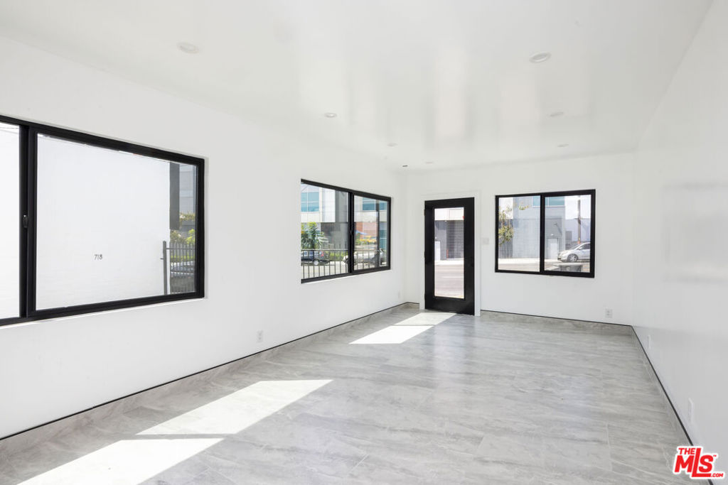 718 Centinela Avenue Property Photo 12