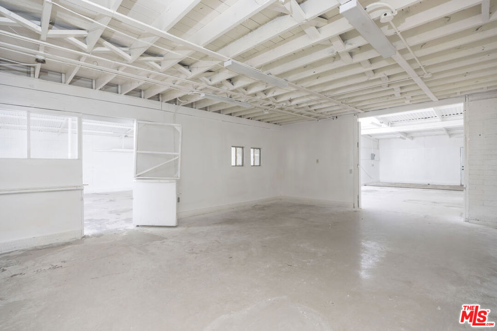 718 Centinela Avenue Property Photo 23