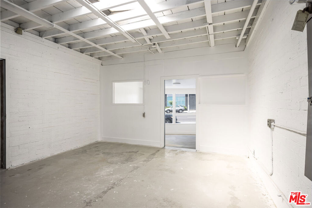 718 Centinela Avenue Property Photo 24