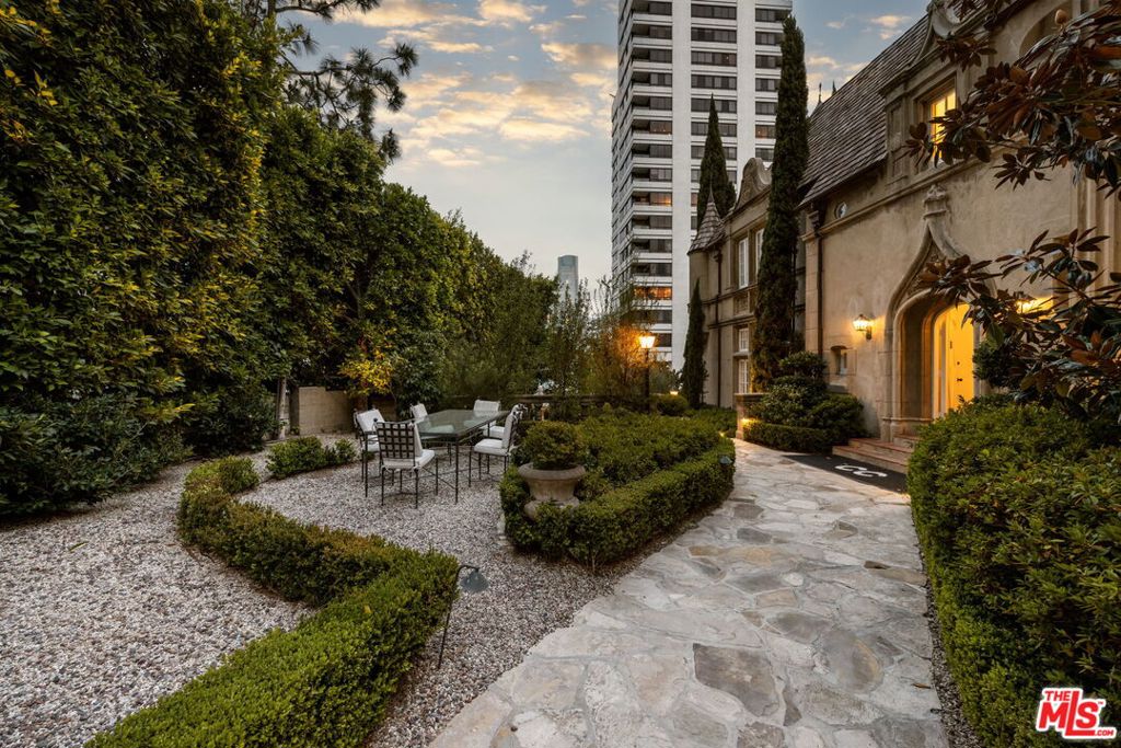 10341 Wilshire Boulevard Property Photo 4