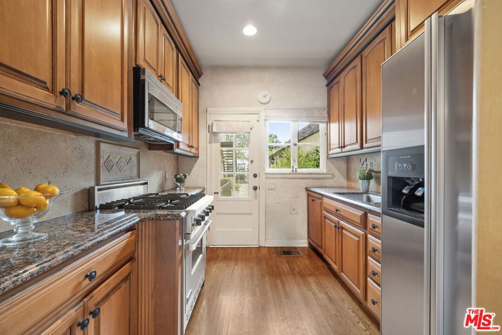 10341 Wilshire Boulevard Property Photo 10