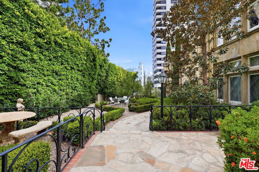 10341 Wilshire Boulevard Property Photo 15