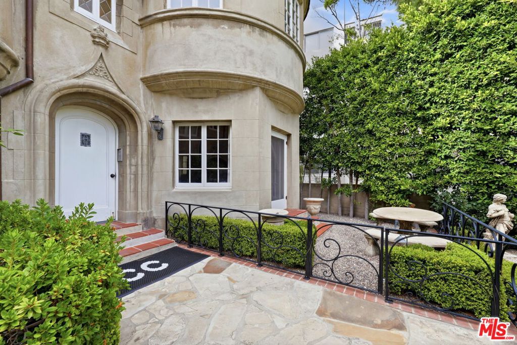 10341 Wilshire Boulevard Property Photo 17