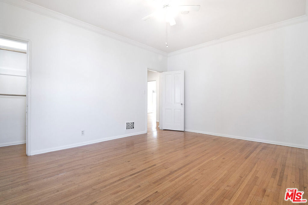 1217 1/2 S Alfred Street Property Photo 10
