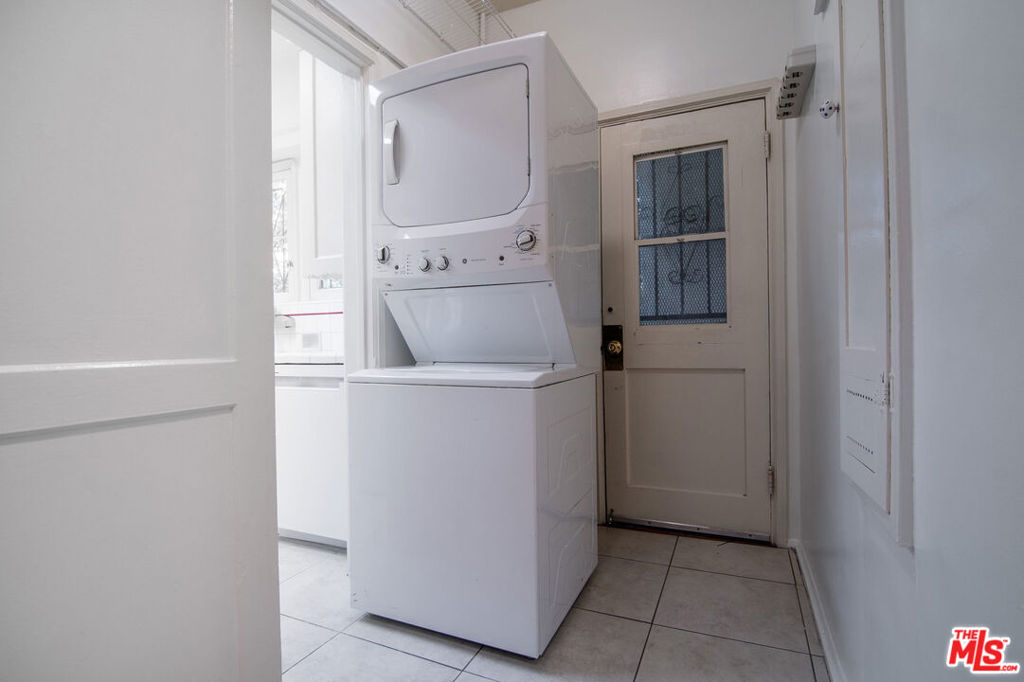 1217 1/2 S Alfred Street Property Photo 13