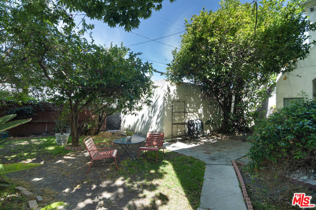 1217 1/2 S Alfred Street Property Photo 14