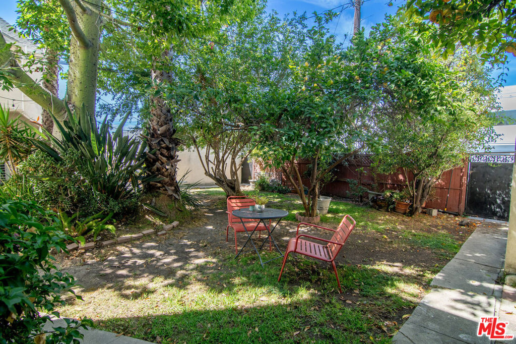 1217 1/2 S Alfred Street Property Photo 15
