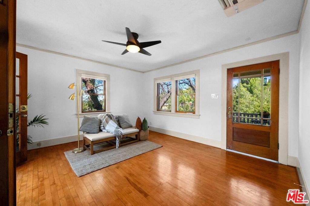 1812 Wollam Street Property Photo 6