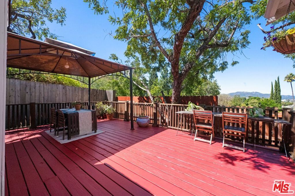 1812 Wollam Street Property Photo 9