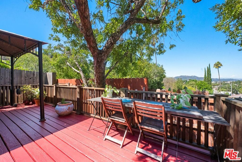 1812 Wollam Street Property Photo 10