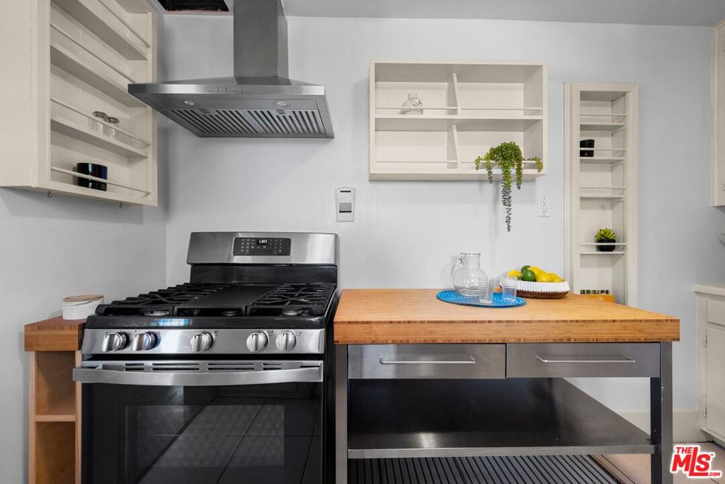 1812 Wollam Street Property Photo 13