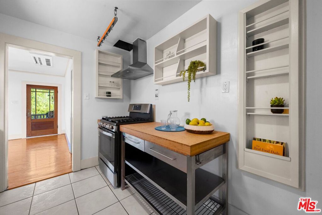 1812 Wollam Street Property Photo 14