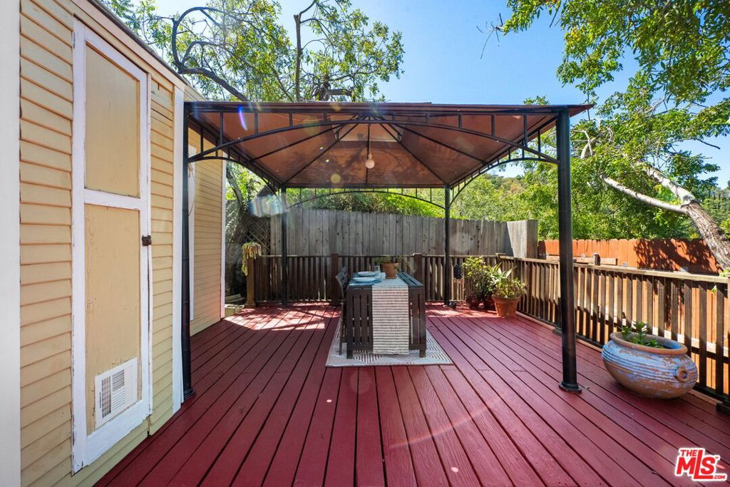 1812 Wollam Street Property Photo 30